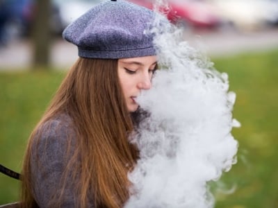 Faut Il Avaler La Fumee D Une Cigarette Electronique